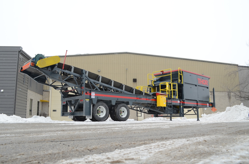 THOR FEED HOPPER™ Mobile High-Capacity Feed Hopper